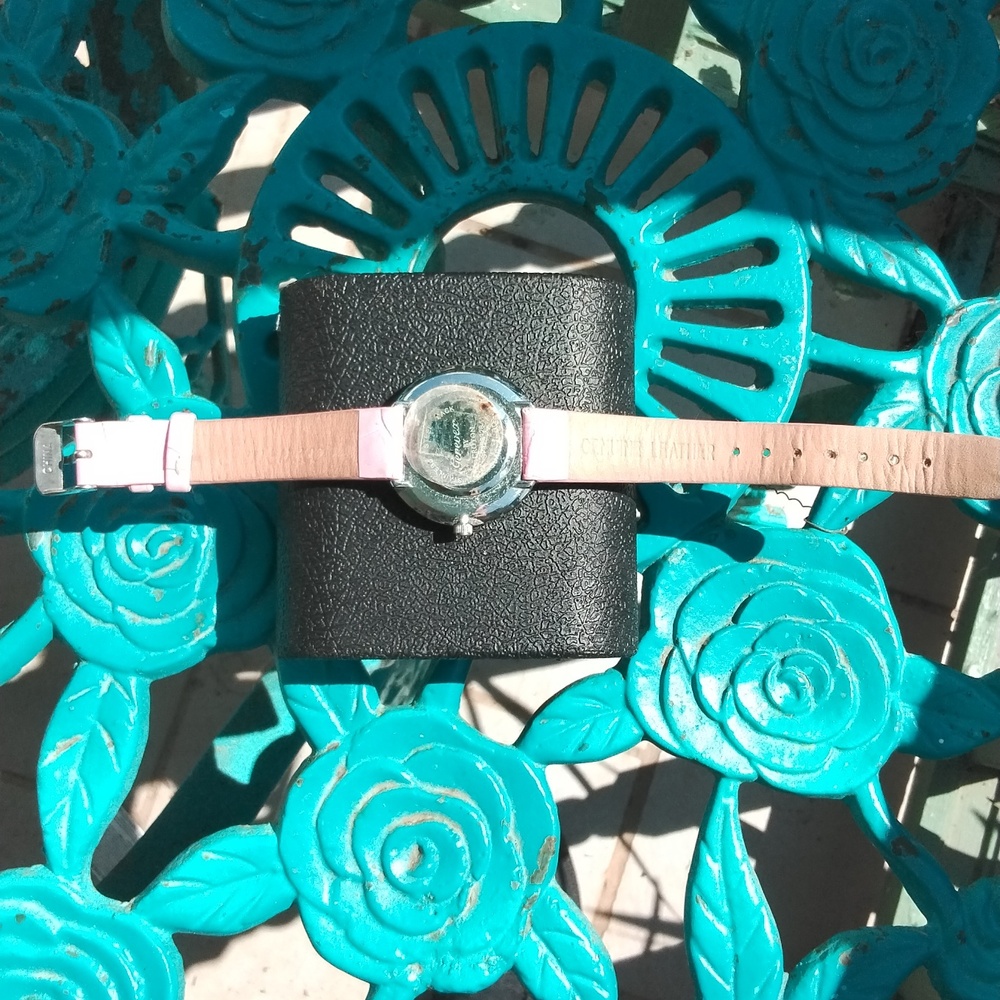Women's EUC Crystal Encrusted Wristwatch w/ Pink Leather Band! - Picture 5 of 7